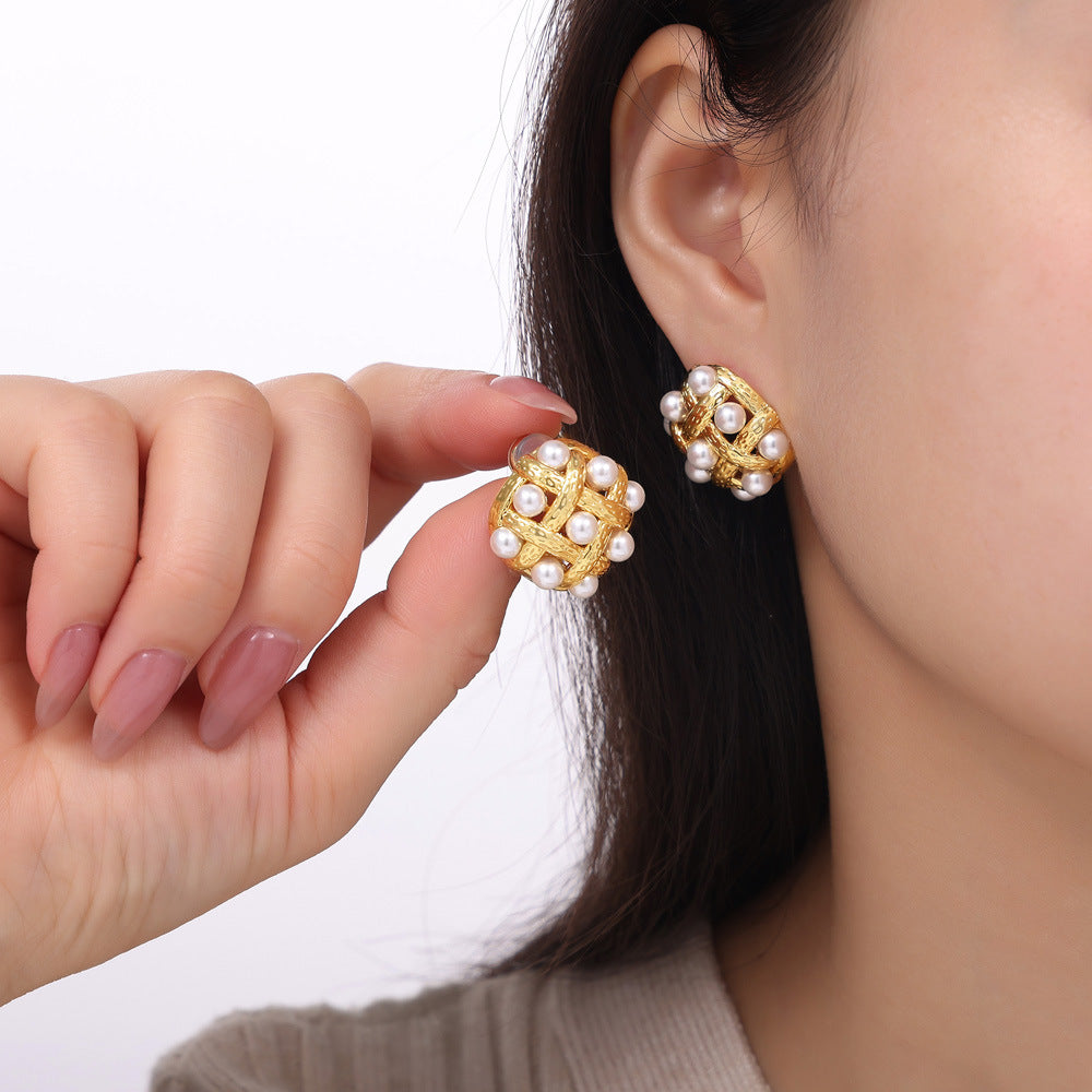 Unik Hollow set with high gloss shell beads earrings