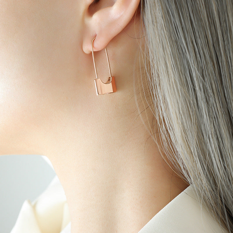 Unik Lock earrings made of titanium steel